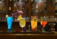 Choosing the perfect outfits for a night out in a trip to Europe