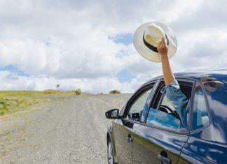 What to take with you in a road trip? Best 10 things